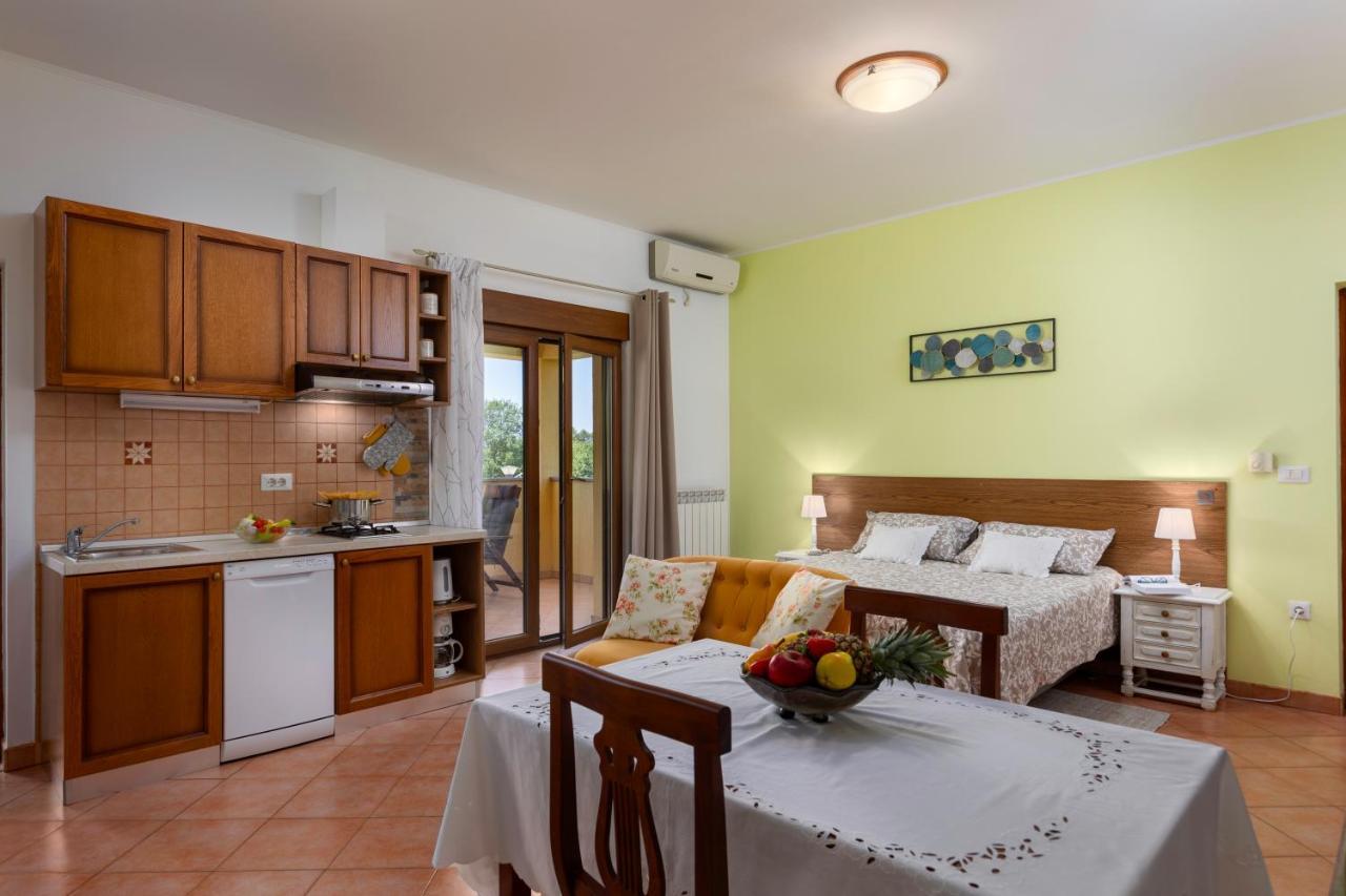 Apartments Terranova โรวีน ภายนอก รูปภาพ